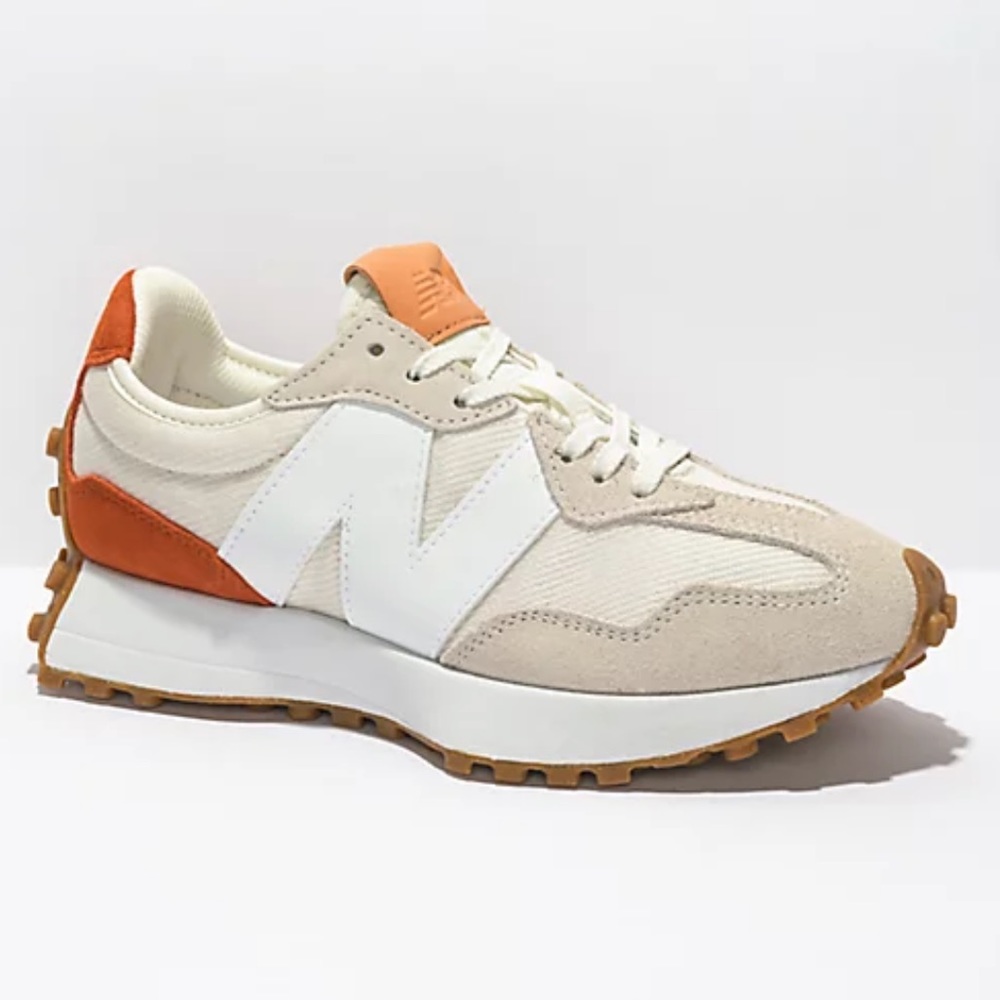 New Balance 327 in Rust + Sea Salt size 9.5